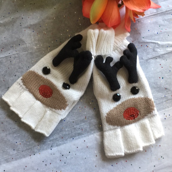 29. NWT Fingerless Reindeer Gloves - Picture 3 of 3